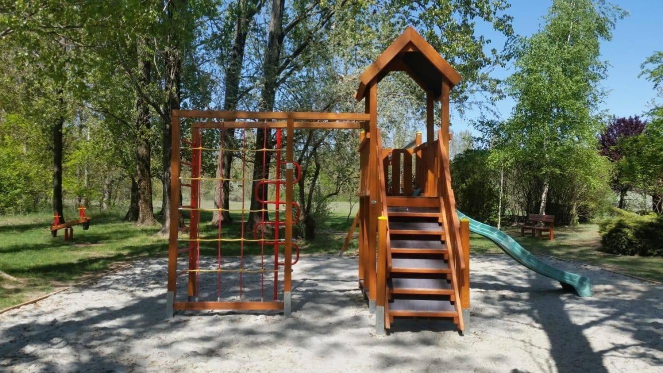 Kigyosi Csarda & Panzio Bed & Breakfast Fulopszallas Bagian luar foto